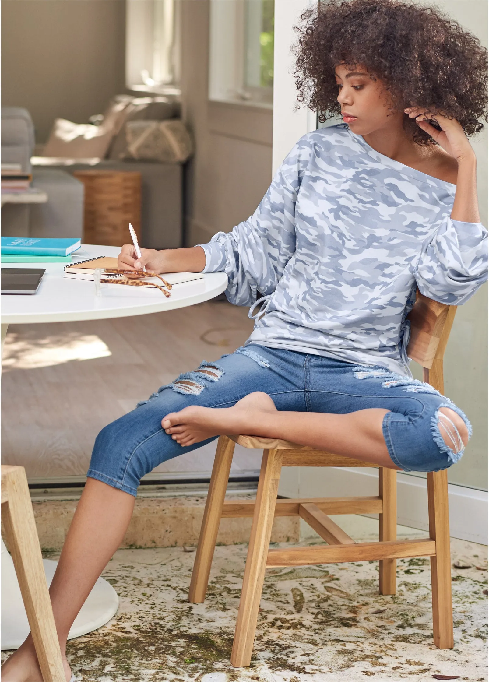 Ripped Jean Capris - Medium Wash