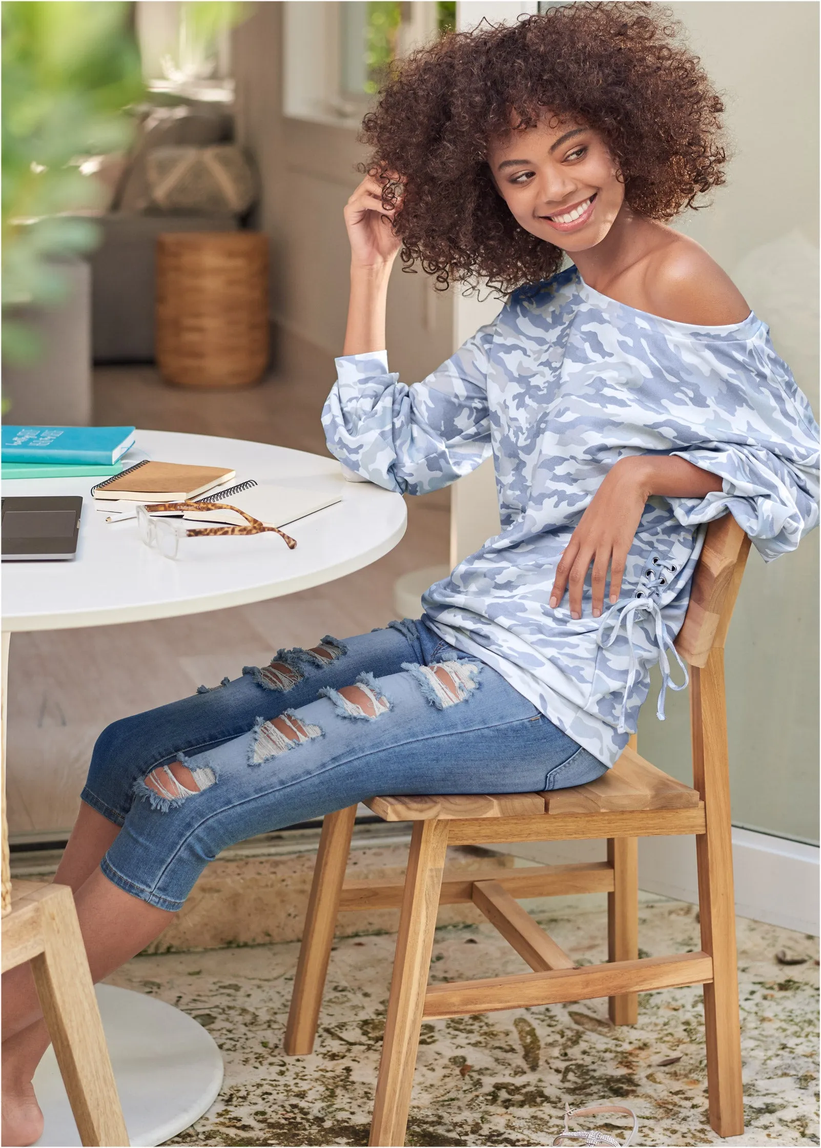 Ripped Jean Capris - Medium Wash