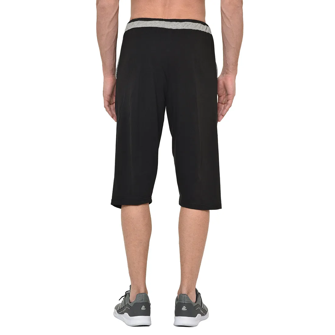 Vimal Jonney Cotton Blended Regular Fit Black 3/4th Capri For Men