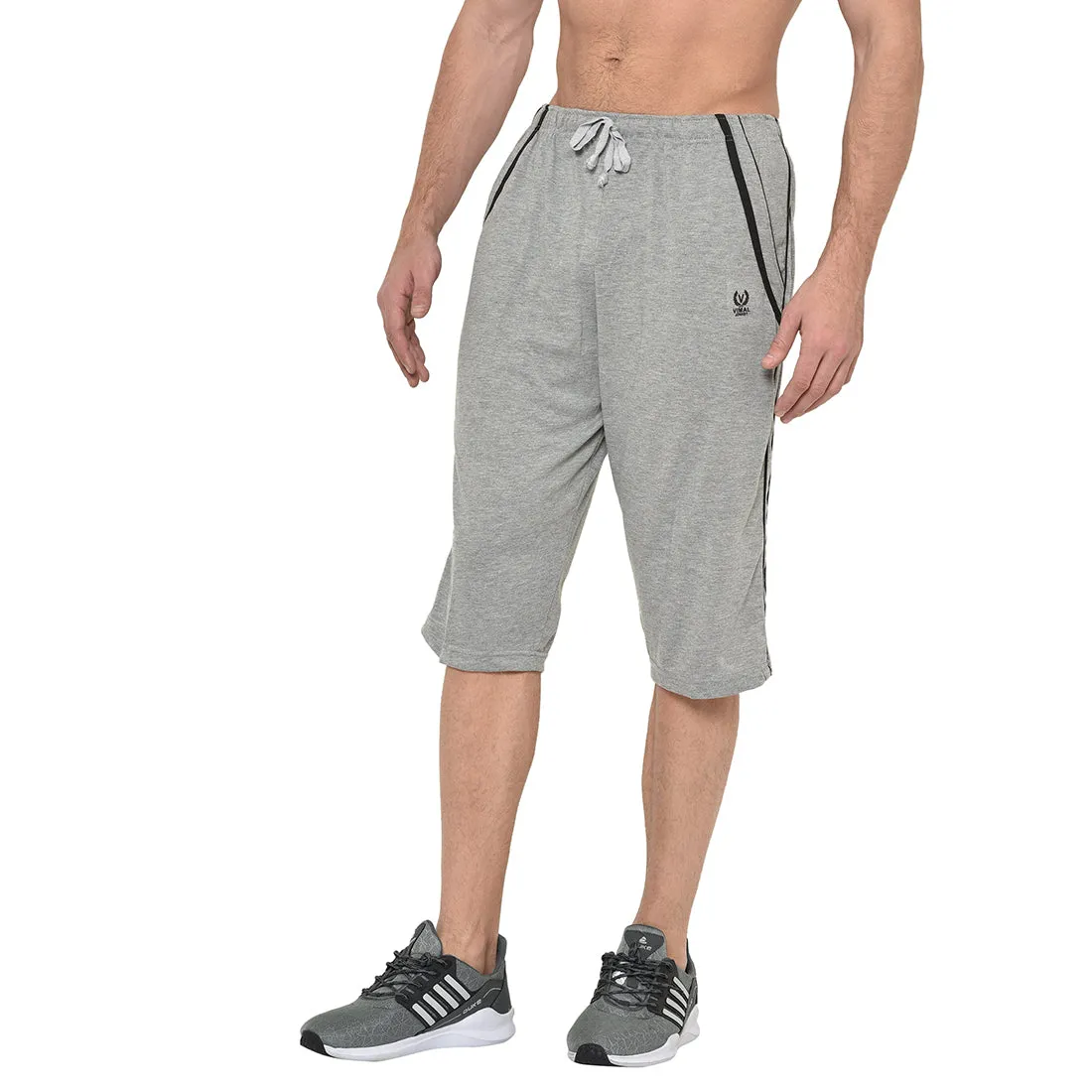 Vimal Jonney Cotton Blended Regular Fit Grey 3/4th Capri For Men