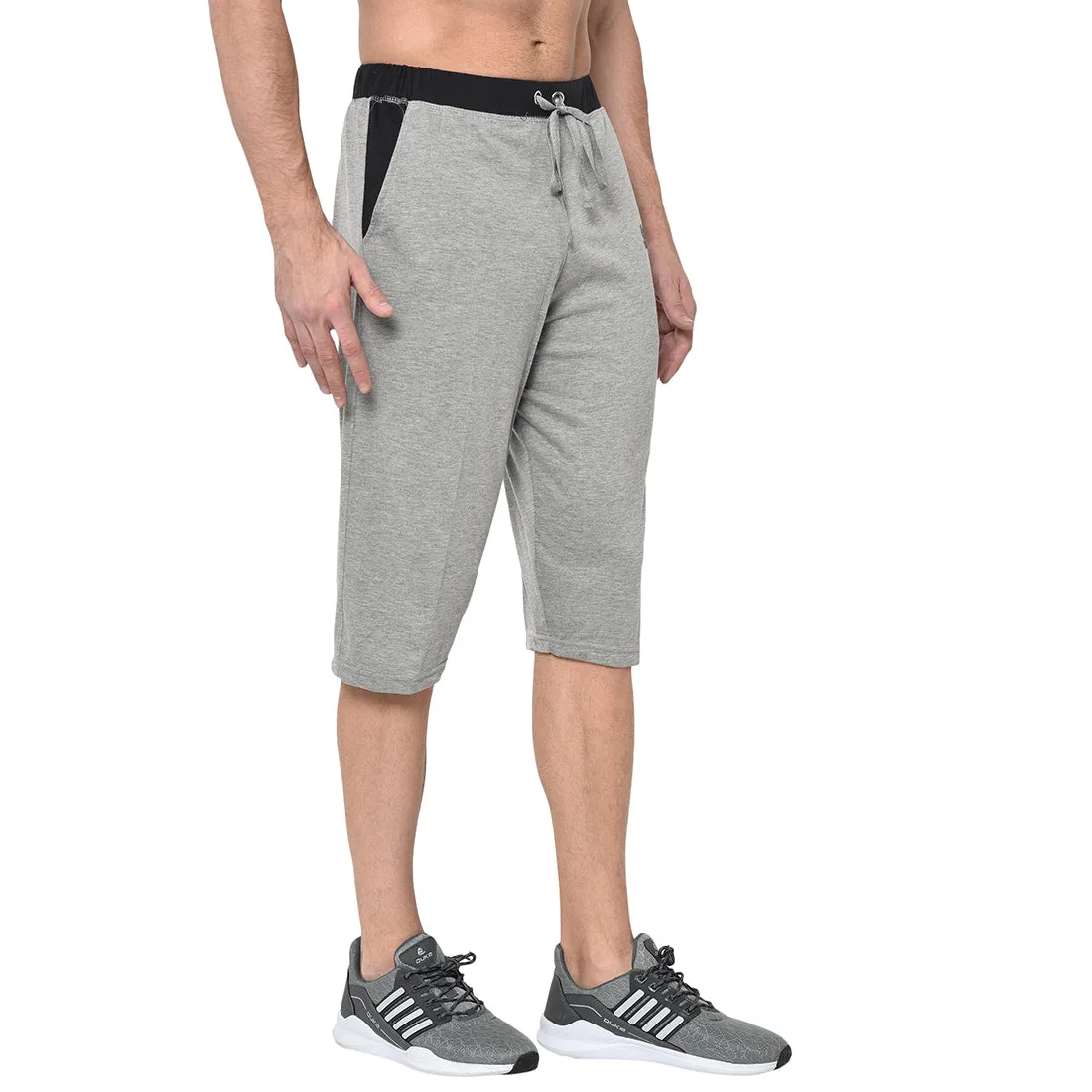 Vimal Jonney Cotton Blended Regular Fit Grey 3/4th Capri For Men
