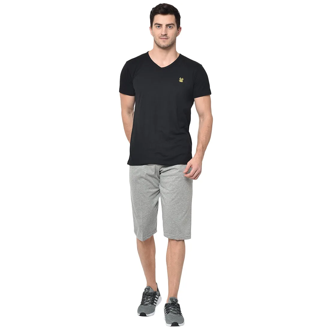 Vimal Jonney Cotton Blended Regular Fit Grey 3/4th Capri For Men