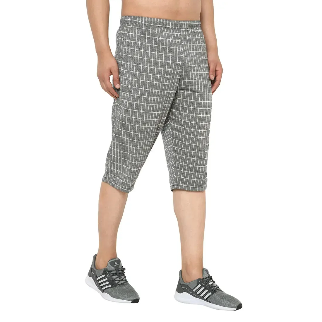 Vimal Jonney Regular Fit Black 3/4th Capri For Men's