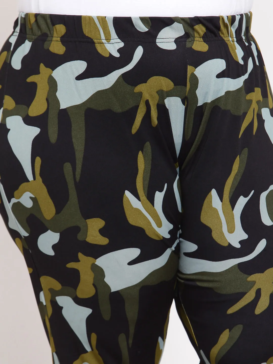 Women Black & Green Printed Capris
