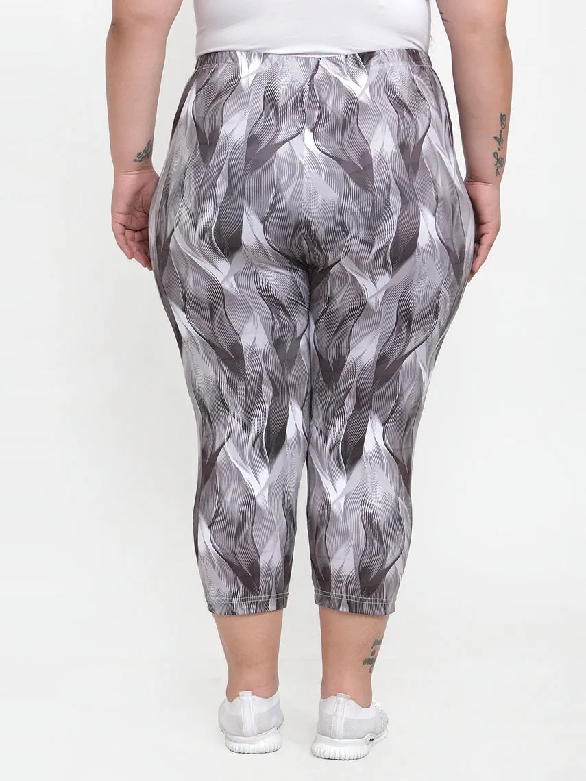 Women Grey & White Printed Regular Fit Capris